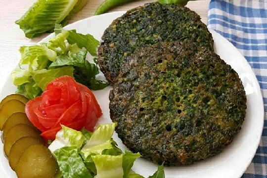 طرز تهیه “کوکوی تره تبریز” ؛ غذای ایرانی خوشمزه و سریع