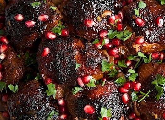 طرز تهیه ران مرغ ترش با سس انار ، یک غذای خوشمزه شمالی