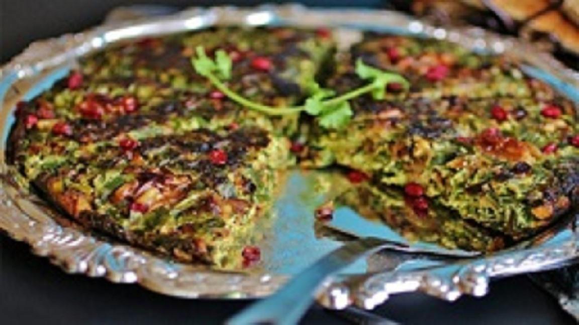 طرز تهیه کوکوی برگ کرفس ساده و با طعمی بی نظیر