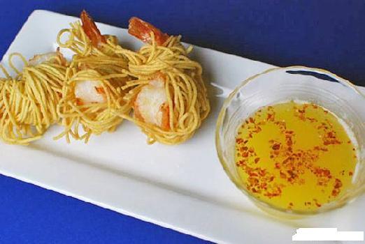 طرز تهیه میگوی زندانی در ماکارونی