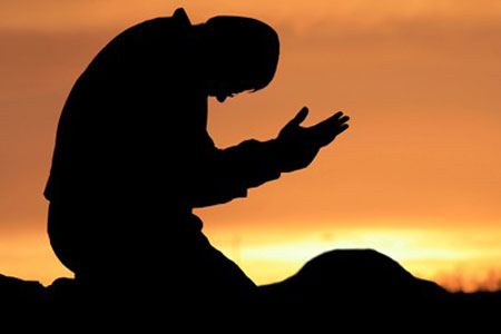 نماز حاجت چیست و چگونه خوانده میشود؟