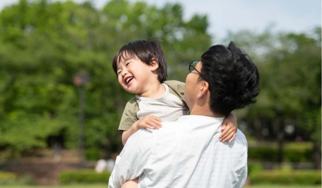 20 نکته علمی در تربیت کودک شاد