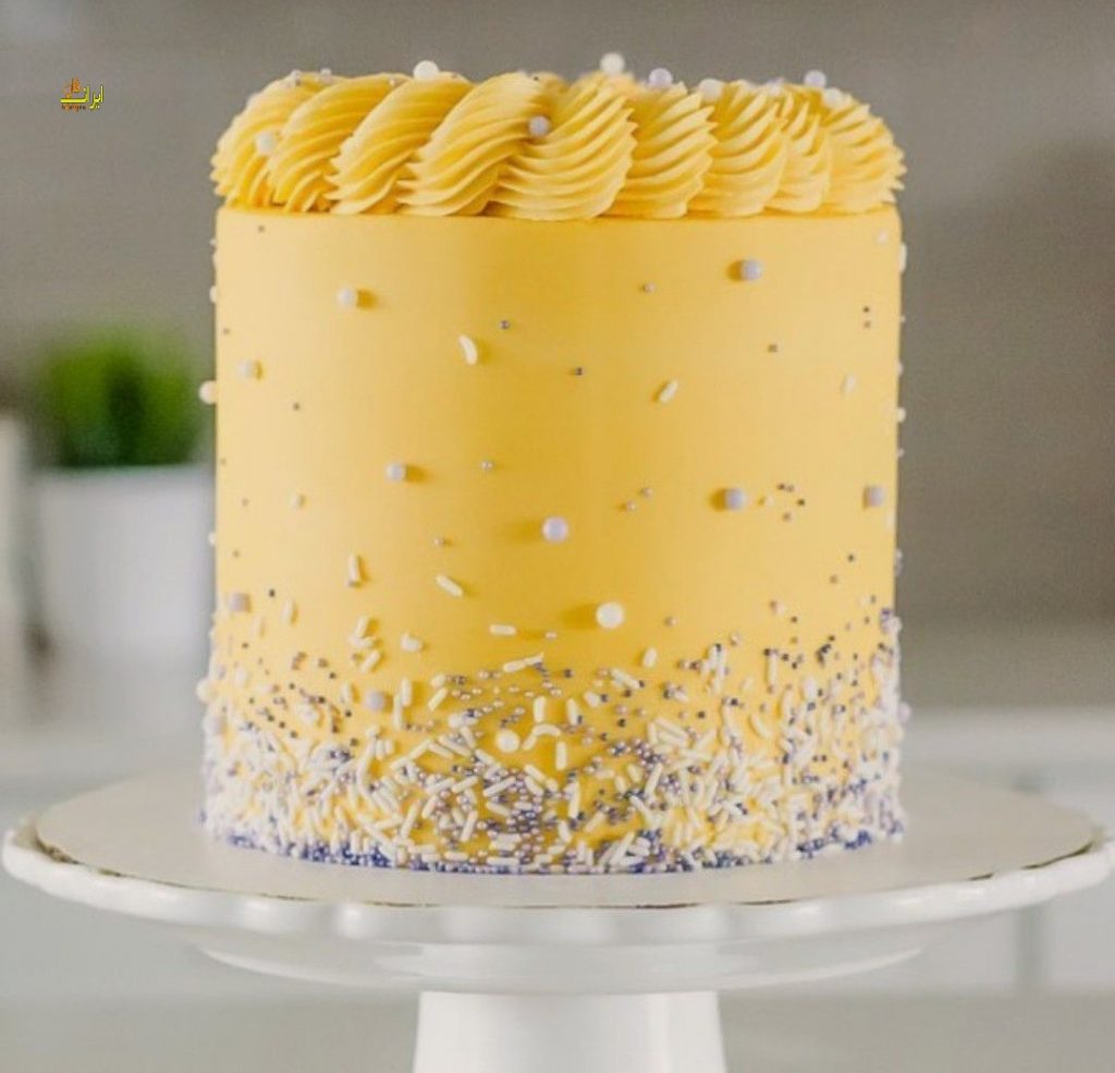کیک تولد با تم زرد