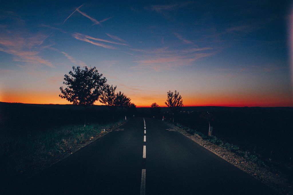 جاده در شب