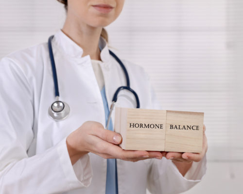 4 راه طبیعی برای متعادل کردن هورمون ها برای باردار شدن