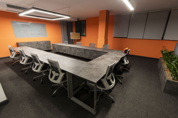 انواع میز اداری در طراحی دفاتر اداری
