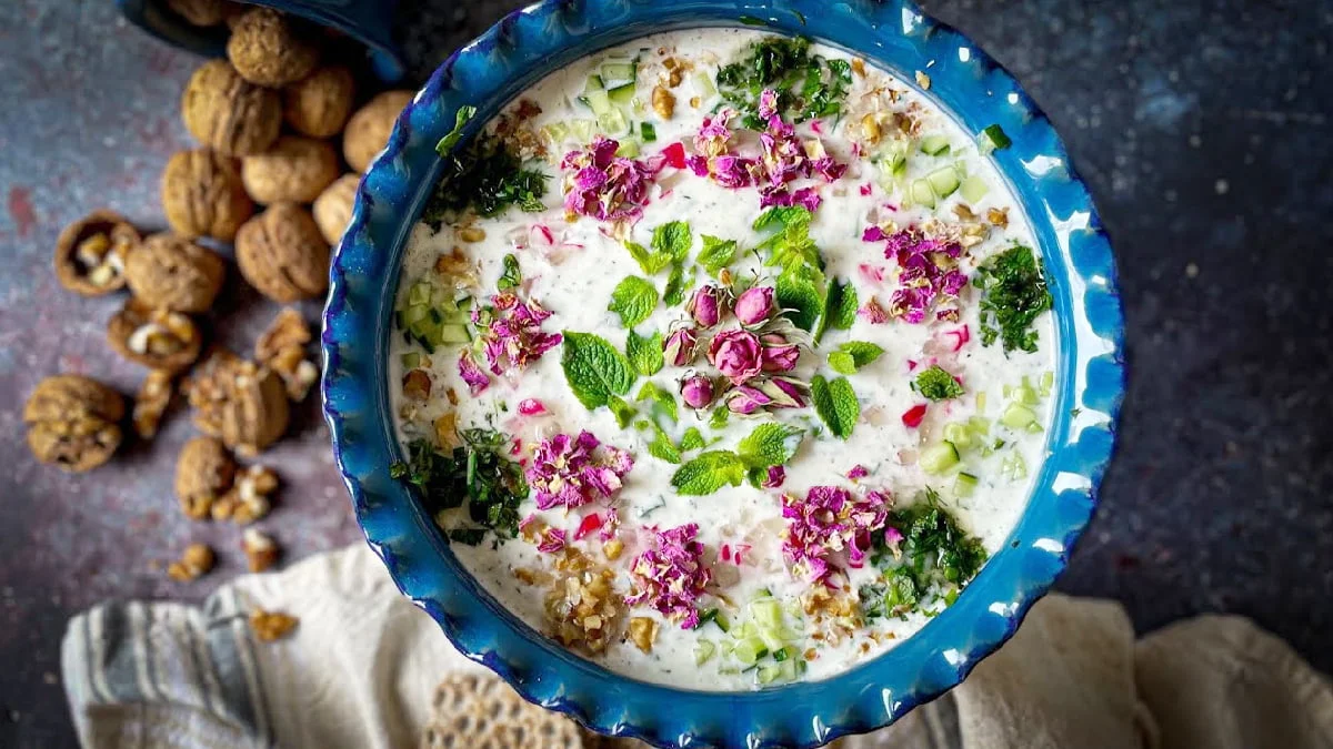 فوتوفنهای طلایی برای آب دوغ خیار خوشمزه