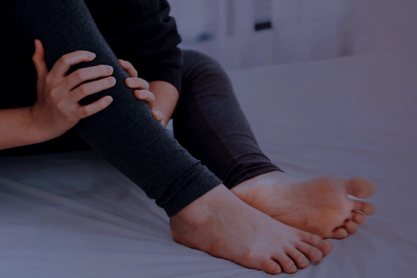 علت گرفتگی عضلات پا در خواب چیست؟